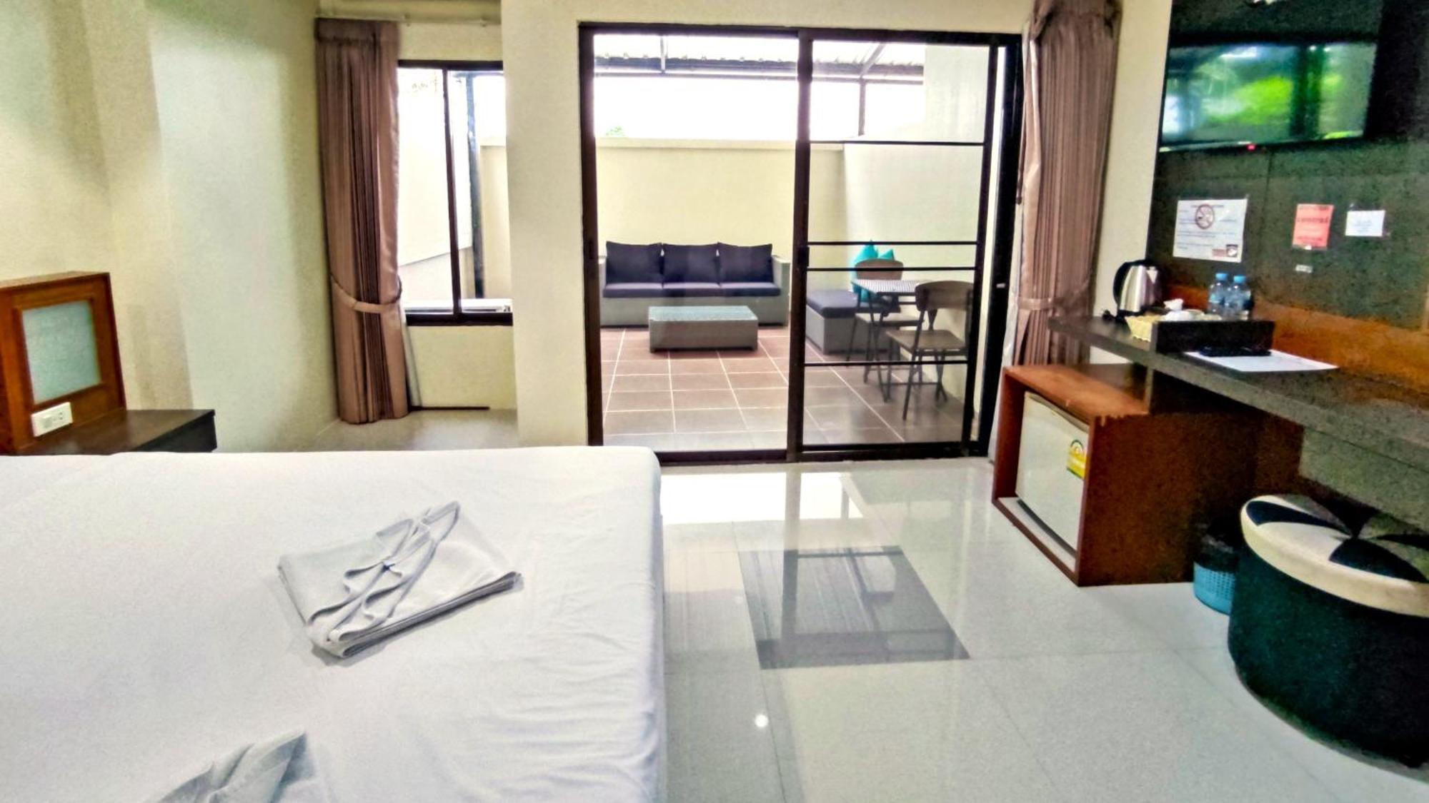 Lucky Buako Hotel Patong Екстер'єр фото