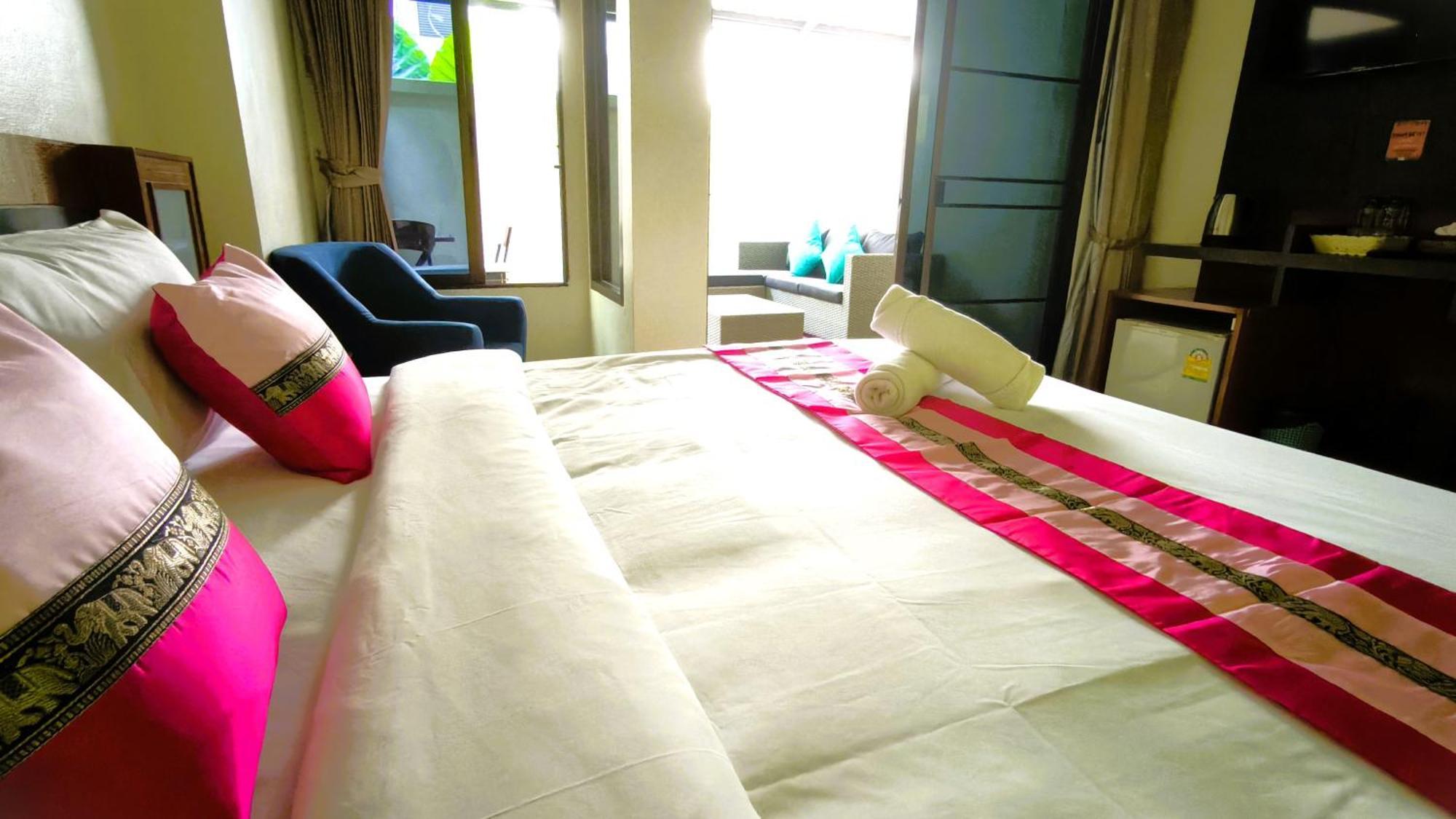 Lucky Buako Hotel Patong Екстер'єр фото