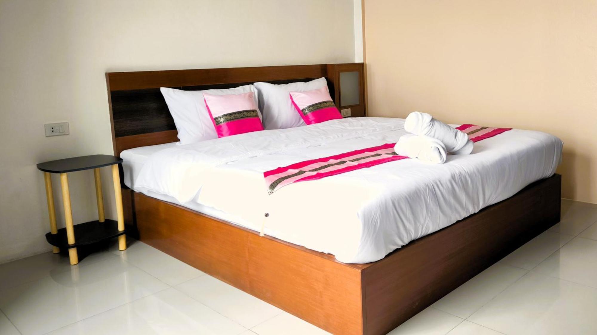 Lucky Buako Hotel Patong Екстер'єр фото