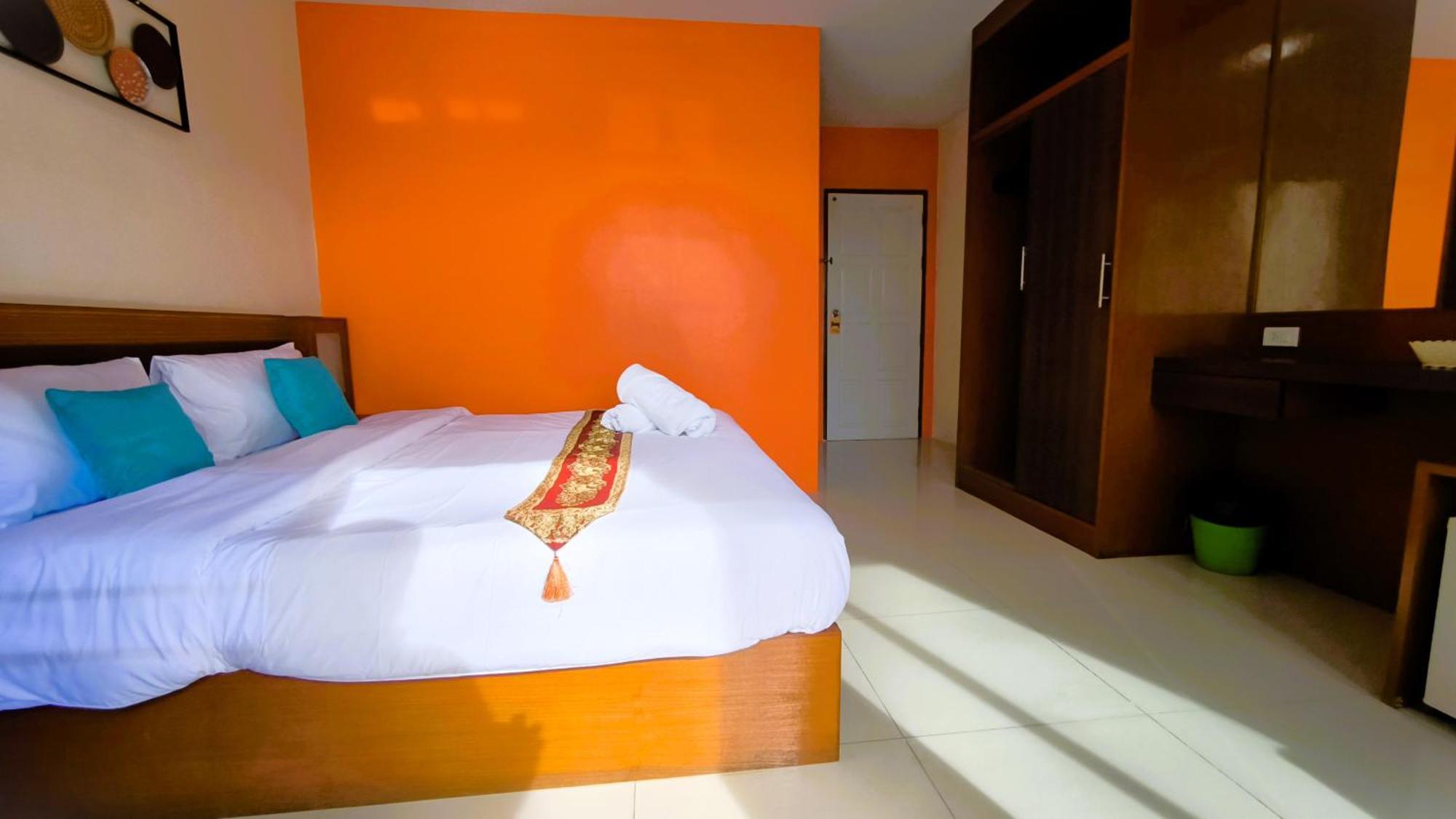Lucky Buako Hotel Patong Екстер'єр фото