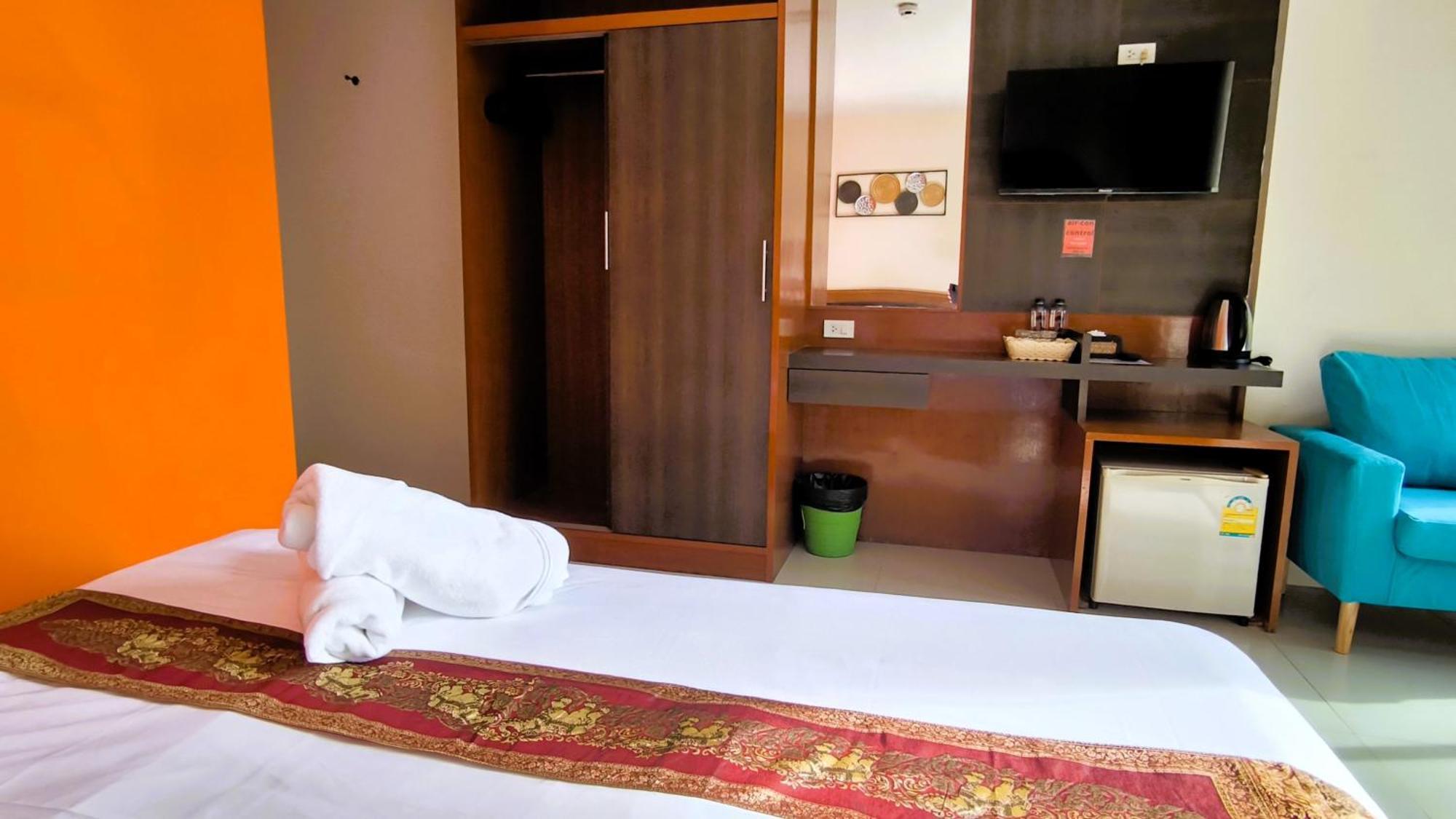 Lucky Buako Hotel Patong Екстер'єр фото