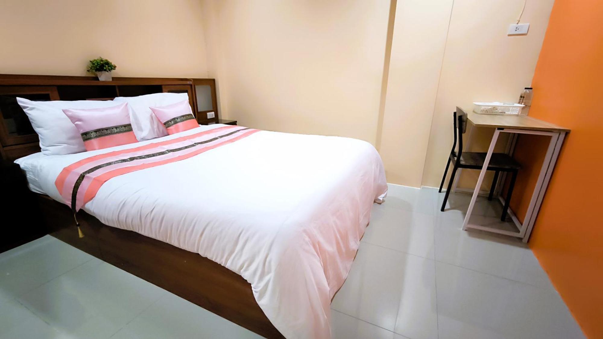 Lucky Buako Hotel Patong Екстер'єр фото