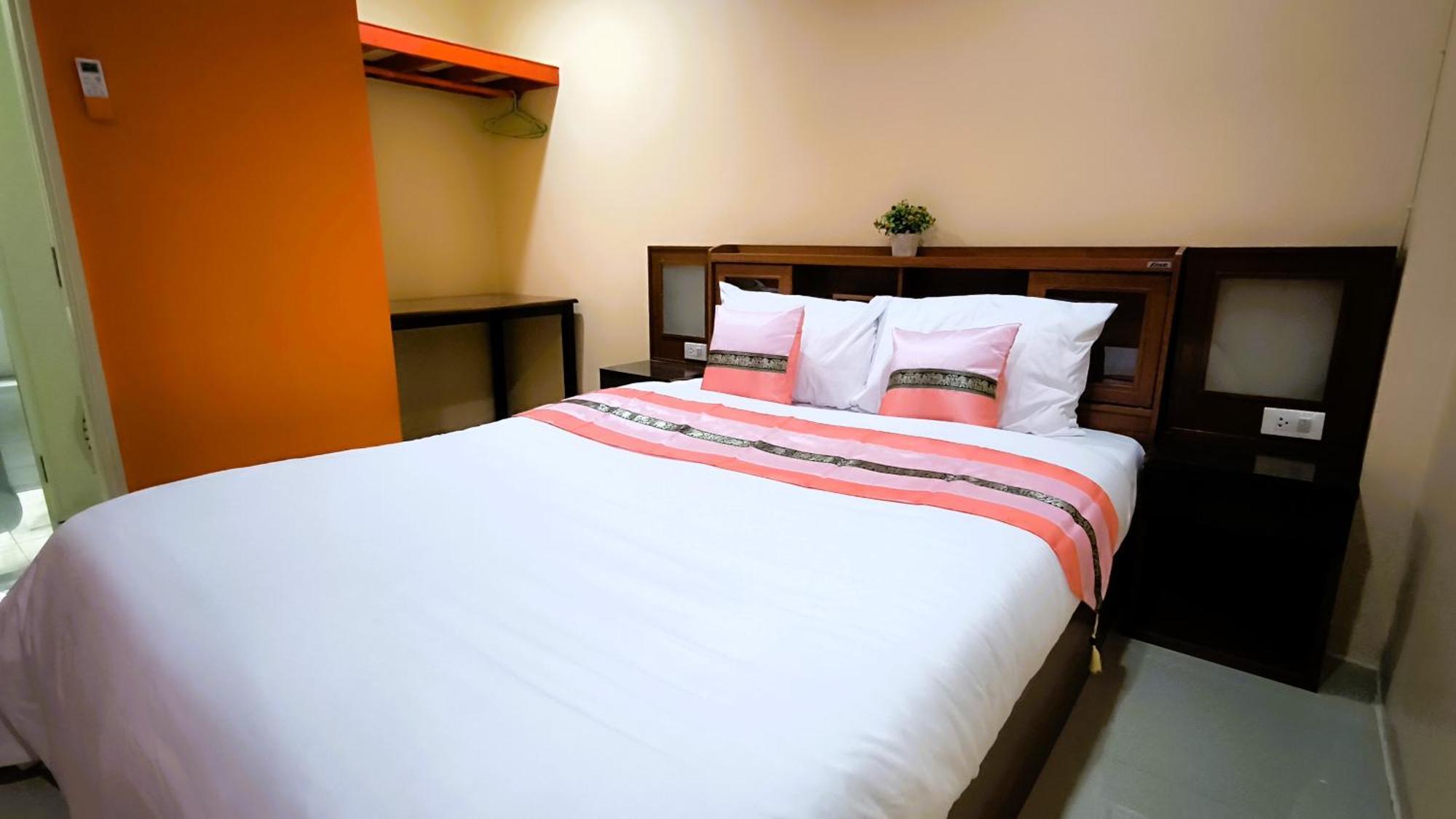 Lucky Buako Hotel Patong Екстер'єр фото